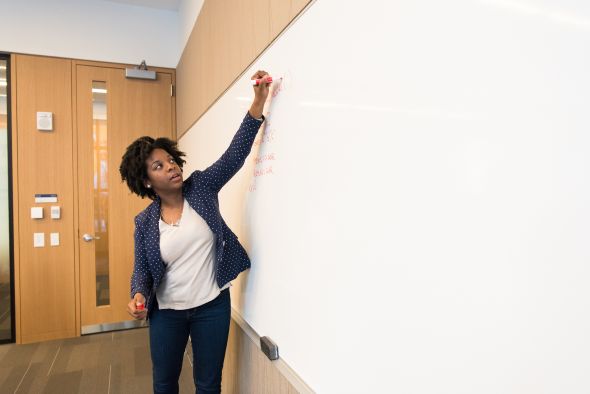 The Ultimate Guide to Finding the Perfect Tutor: Tips and Tricks